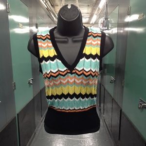 SLEEVELESS MULTI COLORED GEOMETRIC KNIT TOP SZ S